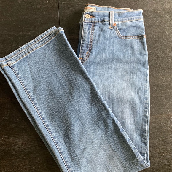 Levi’s light blue Jeans 👖 SOLD 👖 - Picture 6 of 6
